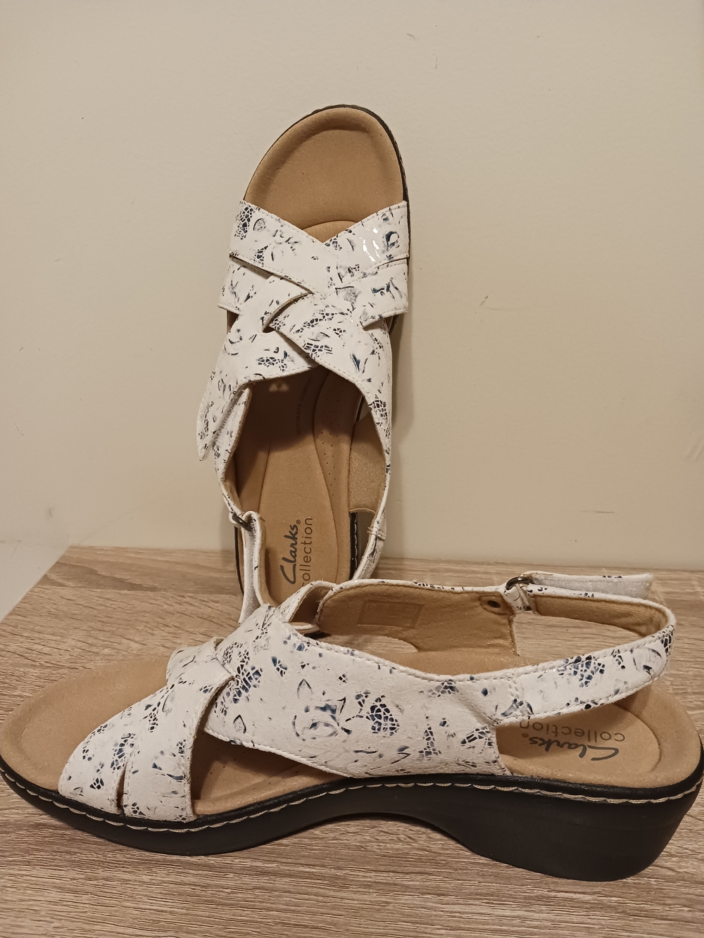Clarks Merliah Echo Blue/White Floral Adjustable Slingback Low Profile Wedges - Picture 12 of 12